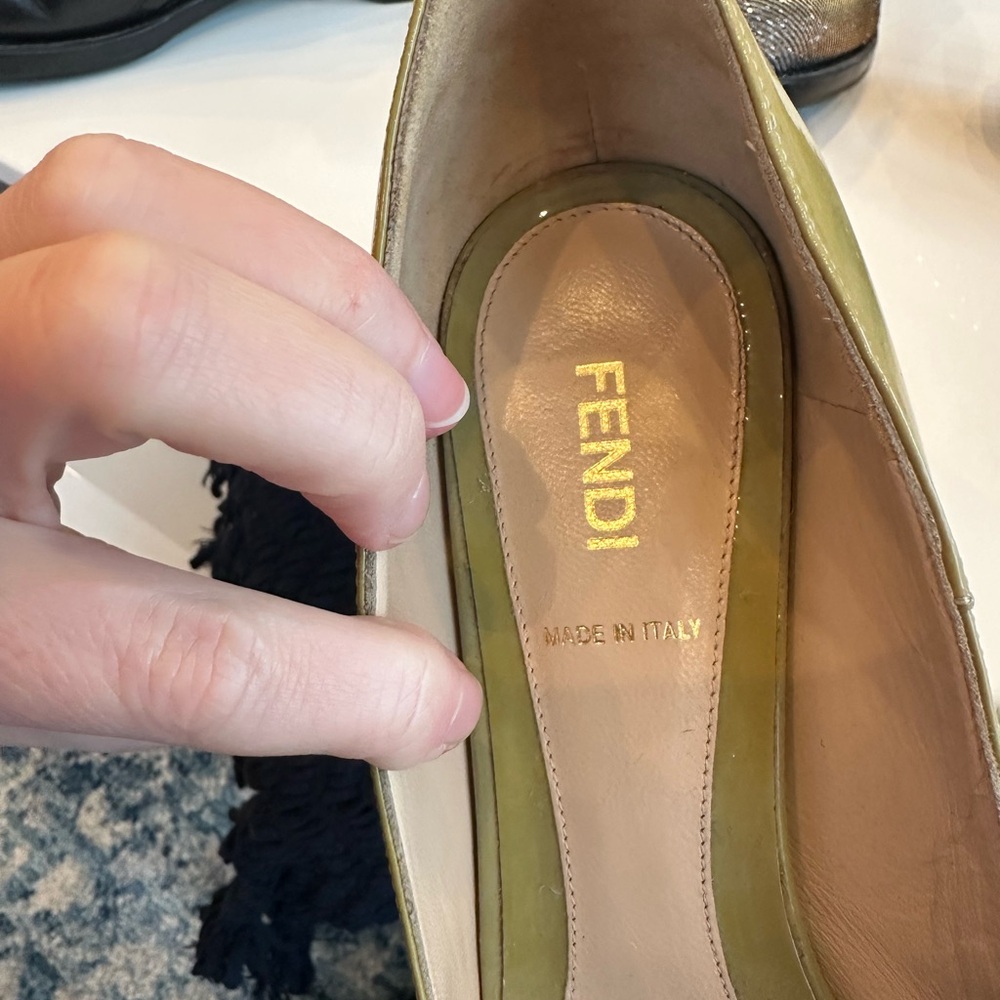 Authentic Fendi Logo Peep Toe Pumps Size 38 Patent Leather Olive Green - Picture 10 of 11